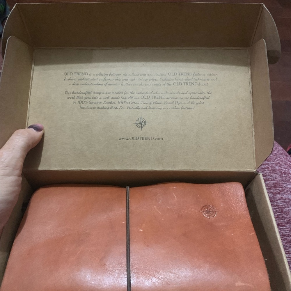 Old trend Nomad leather organizer wallet